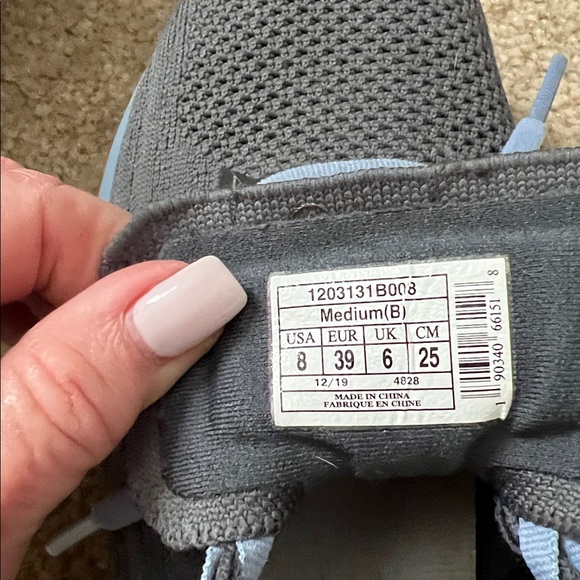 Brooks Levitate Sneakers - Charcoal and Sky Blue - Picture 8 of 11